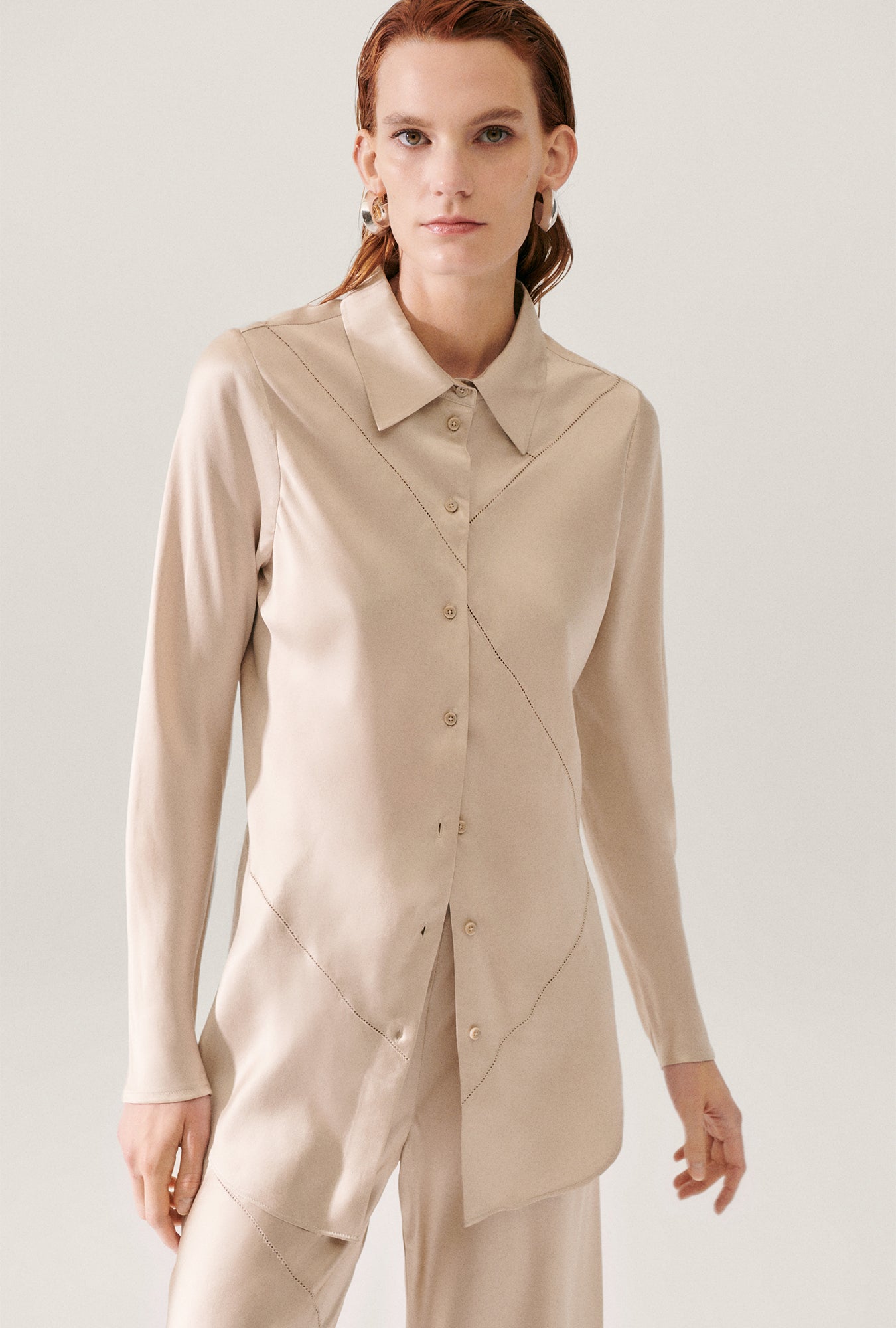 SPLICE BIAS CUT SHIRT HAZELNUT